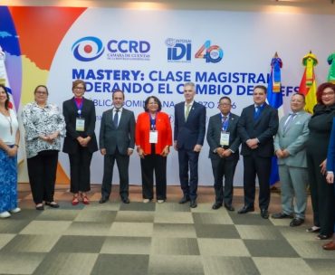 Magistrada Palacios concluyó clase Magistral Mastery sobre Liderzgo.