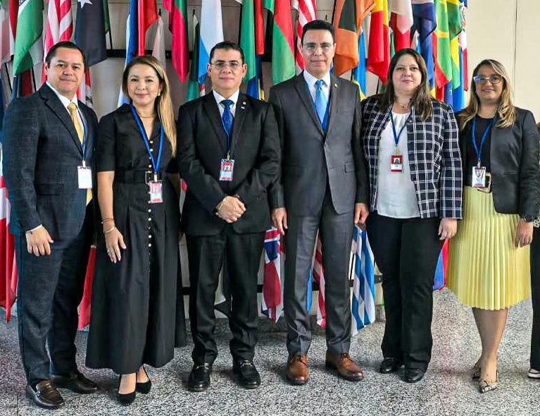 Fotografía grupal grupo de examen UNCAC