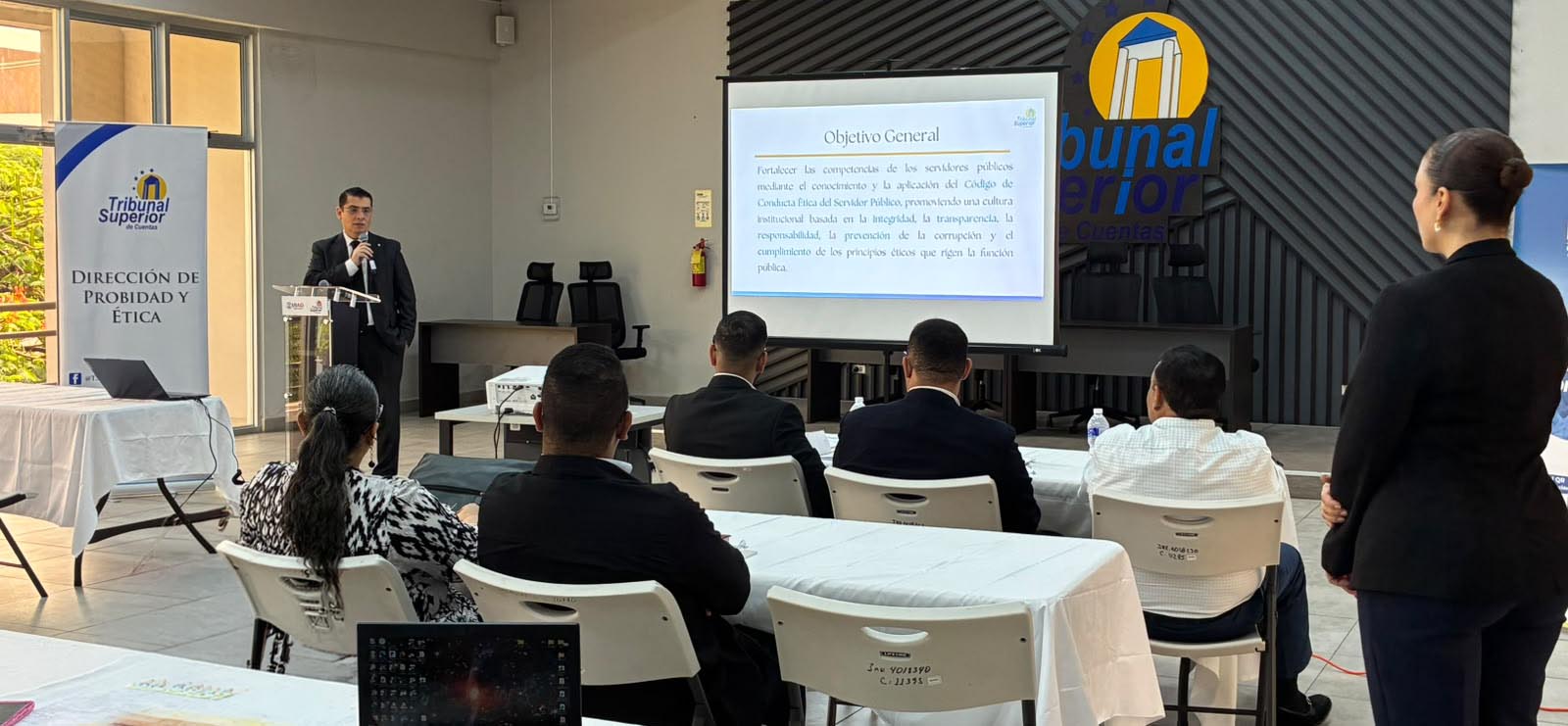 Capacitación a formadores de Probidad y Ética