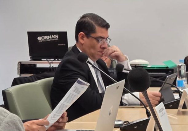 Magistrado Ricardo Montes en reunión OCDE-BID