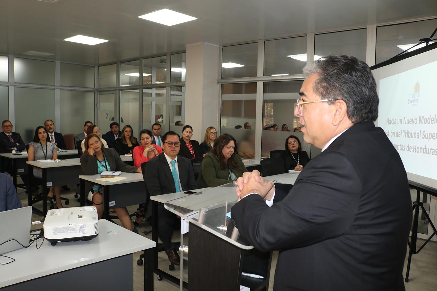 El consultor y excontralor general del Perú, Nelson Shack