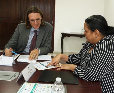 Magistrada Palacios en reunión con Misión del FMI