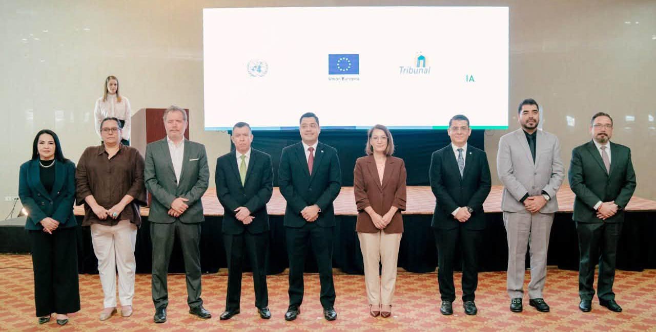 Representantes de TSC, IAIP, UNODC y la Unión Europea